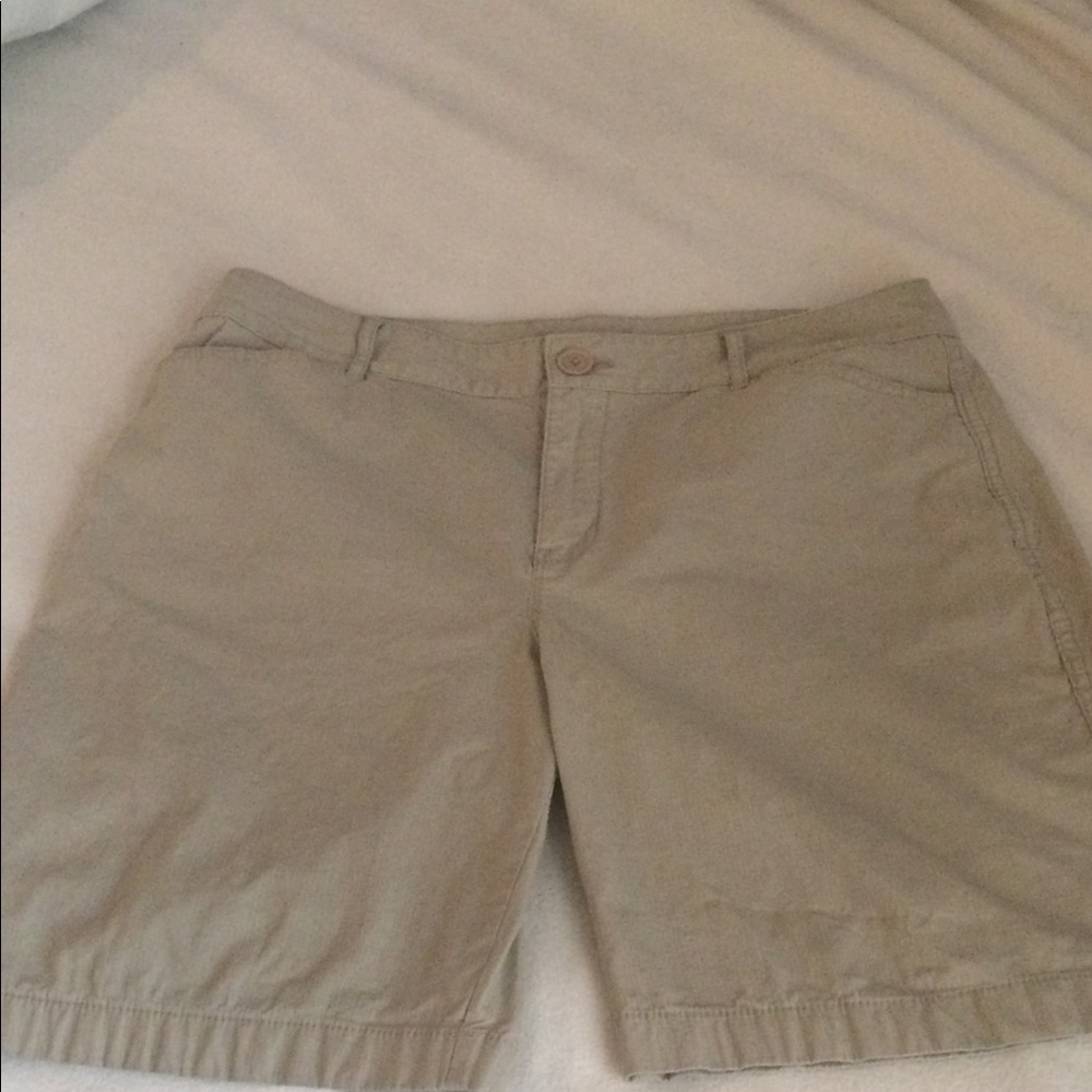 Cold water creek women's shorts.